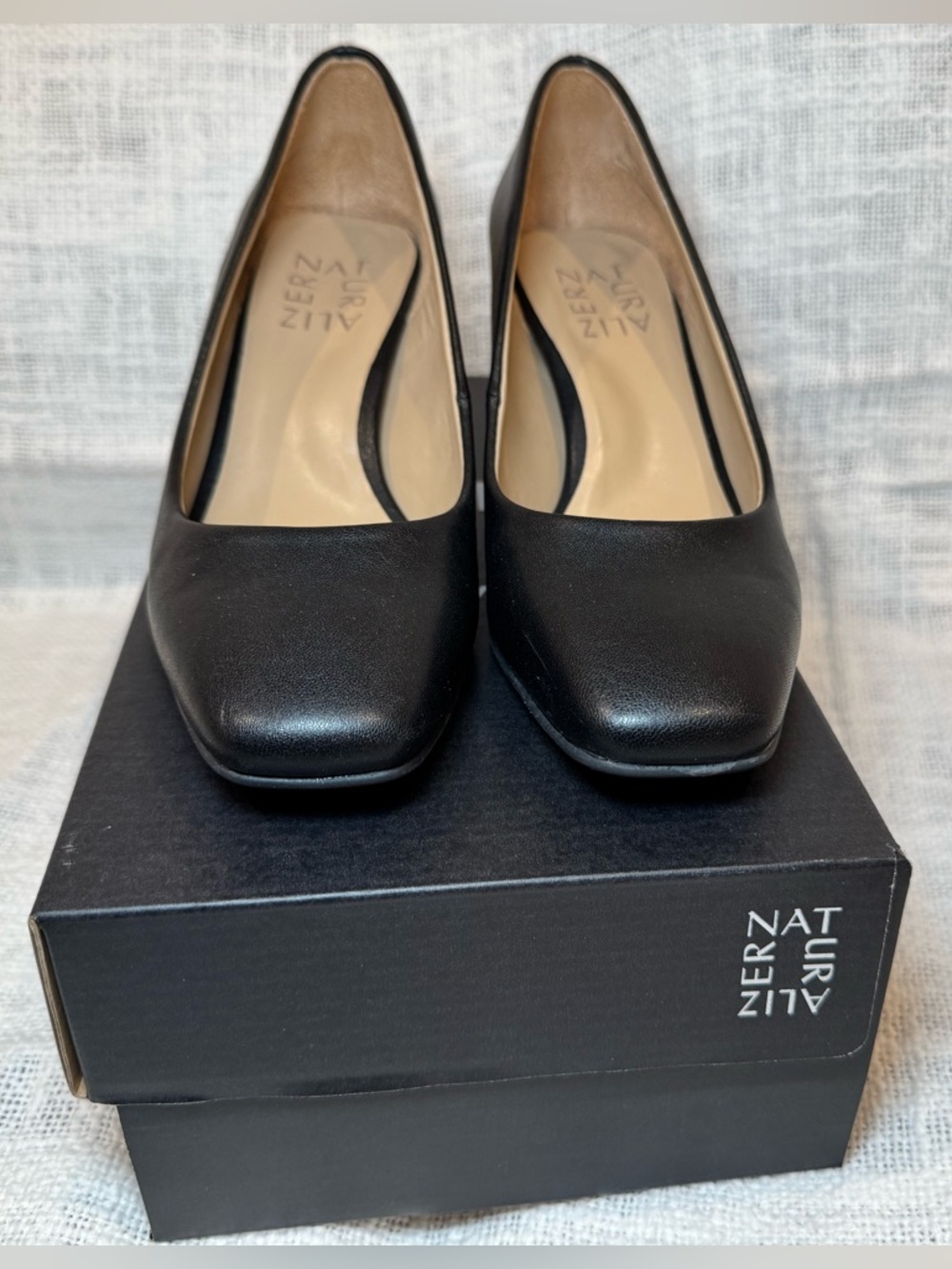 Naturalized Warner Black Heel - Picture 2 of 3